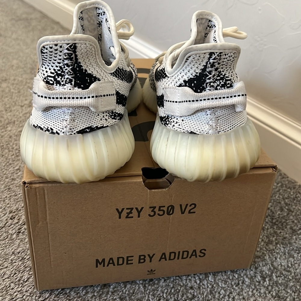 Yeezy Boost 350 V2 Zebra, Men’s 6.5, Women’s 8 - Picture 8 of 8